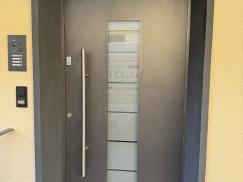 Aluminium-Haustür mit Fingerscan