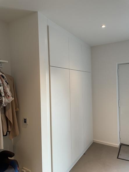 Maßgeschneiderter Schrank