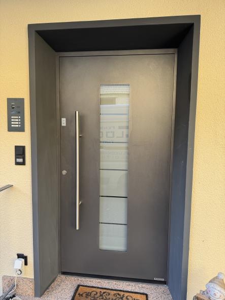 Aluminium-Haustür mit Fingerscan